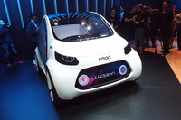 スマートが提案する未来のコミューター「ビジョンEQフォーツー」。