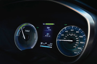 【LAショー2018】スバル初のPHEV「クロストレック ハイブリッド」登場の画像