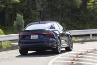 アウディe-tron Sスポーツバック