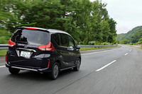 今回の試乗では満タン法で16.7km/リッターと、WLTCモードやJC08モードによるカタログ値を上回る燃費を記録した。これなら無理にエコランしなくても、普段使いで好燃費を維持できそうである。