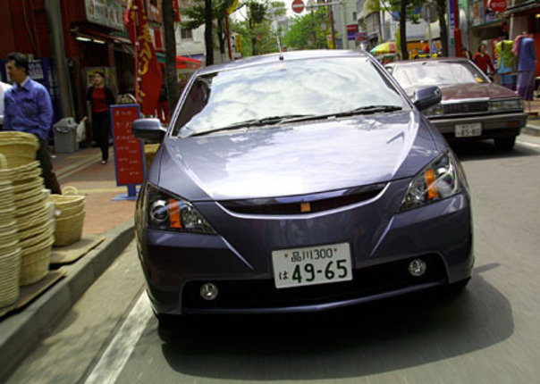 【スペック】WiLL VS 1ZZ-FE 4WD:全長×全幅×全高=4385×1720×1440mm/ホイールベース=2600mm/車重=1220kg/駆動方式=4WD/1.8リッター直4DOHC16バルブ(125ps/6000rpm、16.4kgm/4200rpm)/車両本体価格=190.0万円
