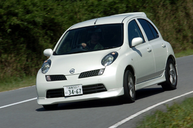 【スペック】全長×全幅×全高=3735×1670×1505mm/ホイールベース=2430mm/車重=1010kg/駆動方式=FF/1.5リッター直4DOHC16バルブ(109ps/6000rpm、15.1kgm/4400rpm)/価格=165万9000円(テスト車=202万1250円)