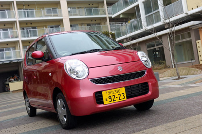 【スペック】X:全長×全幅×全高=3395×1475×1620mm/ホイールベース=2360mm/車重=820kg/駆動方式=FF/0.66リッター直3DOHC12バルブ(54ps/6500rpm、6.4kgm/3500rpm)/価格=112万1400円(テスト車=同じ)