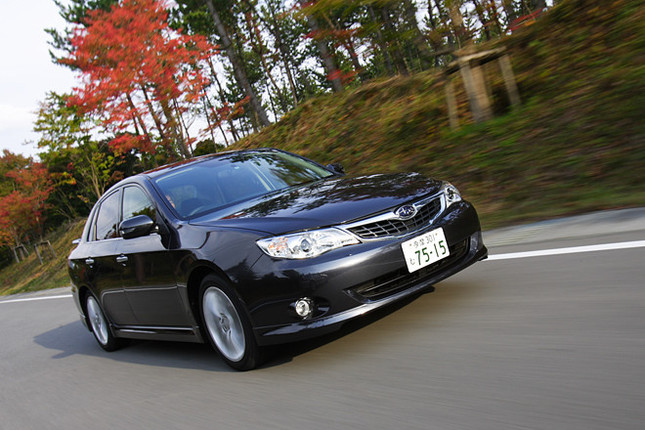 【スペック】全長×全幅×全高=4580×1740×1475mm/ホイールベース=2620mm/車重=1290kg/駆動方式=FF/2リッター水平対向4SOHC16(140ps/5600rpm、19.0kgm/4400rpm)/価格=201万6000円(テスト車=233万1000円/キーレスアクセス&プッシュスタート/イモビライザー&テレスコピックステアリング/HDDナビゲーションシステム=31万5000円)