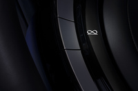 ロールス・ロイス史上最強の電気自動車「ブラックバッジ スペクター」が登場の画像