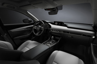 深化した「魂動デザイン」のコンセプトを採用したインテリア。コックピットは、ドライバーを中心に左右対称デザインを採用している。