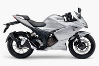 スズキが小型二輪「ジクサー250/ジクサーSF250」を発表 油冷エンジンが久々に復活の画像