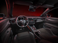 アルファ・ロメオの新型コンパクトSUV「ミラノ」がデビュー5日で「ジュニア」に改名の画像