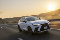 新開発の2.4リッター直4インタークーラー付きターボエンジン「T24A-FTS」は最高出力279PS/6000rpmと最大トルク430N・m/1700-3600rpmを発生。燃焼方法に由来するノイズがやや目立つ。