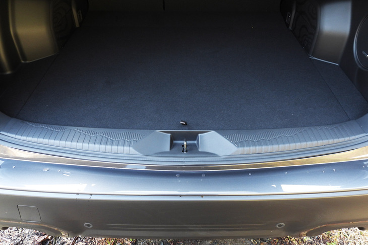 スバル・フォレスター スポーツEX(ラゲッジスカッフプレート)