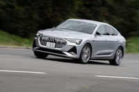2020年9月に国内導入された「アウディe-tronスポーツバック」。試乗車は導入記念の限定車「ファーストエディション」のバーチャルエクステリアミラー(デジタルサイドミラー)仕様だった。