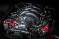 2018年モデルの「MC」に搭載された4.7リッターV8エンジン。「グラントゥーリズモ/グランカブリオ」のエンジンは、ハイチューンな自然吸気の大排気量エンジンという、今や希少なパワーユニットだった。