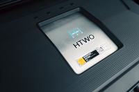 ヒョンデはグローバルで水素事業「HTWO」を展開中。エネルギーとしての水素の製造・貯蔵・輸送・充填と、燃料電池システムの開発・生産、そしてモビリティーとしての活用をトータルでカバーする。