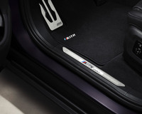 「BMW XM」にKithとのコラボレーションモデルが登場の画像