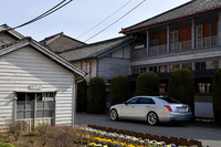 2番目の目的地は、2016年にユネスコの世界遺産に認定された富岡製糸場。1987年3月まで操業していたため、不良の糸を自動で取り除くような、比較的新しい設備も残されている。