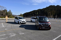 「ギャザズ」のバックカメラに付与された機能「リアカメラdeあんしんプラス3」を「N-BOX」で試す。