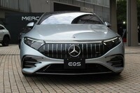 メルセデス・ベンツの高級フル電動サルーン「EQS」。マイナーチェンジ前のモデル(写真)は3年落ちで6割引きというバーゲンプライスで流通している。
