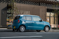 グレード構成は、マイルドハイブリッドシステム搭載車が2種類、その他の仕様が2種類の全4種類。今回は最上級グレードの「ハイブリッドX」に試乗した。