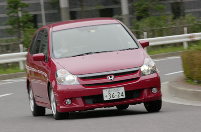 【スペック】アブソルート(FF/4AT):全長×全幅×全高=4555×1695×1590mm/ホイールベース=2720mm/車重=1380kg/駆動方式=FF/1.7リッター直4SOHC16バルブ(130ps/6300rpm、15.8kgm/4800rpm)/車両本体価格=190.0万円(テスト車=222.0万円/リアカメラ付き音声認識Honda・HDDナビゲーションシステム=32.0万円)