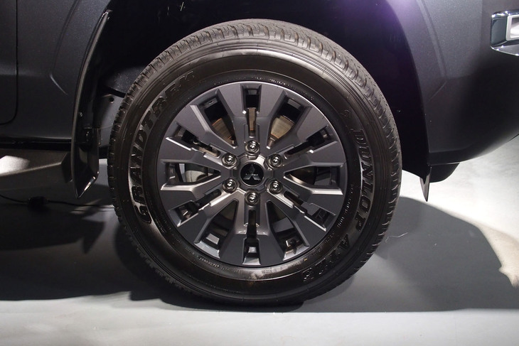 三菱トライトンGLS(フロントホイール)