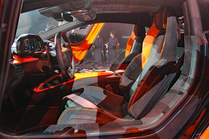 ランボルギーニ・レヴエルト(シート)