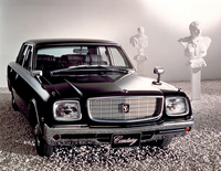 1967年に登場した初代「トヨタ・センチュリー」。V8エンジンは当初3リッターで、3.4リッターを経て最終的に4リッターとなった。