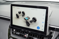 センタースクリーンにはきれいなエネルギーフロー図が表示できる。「ノーマル」モードだと、発進時やコーナー出口での踏み増し時などにリアモーターが駆動していることが分かる。