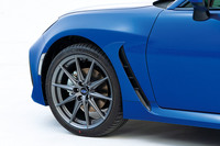 18インチホイール装着車にはミシュランのスポーツタイヤ「パイロットスポーツ4」が採用される。