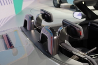 次期「コペン」のルーフは、ソフトトップかそれともハードトップか? パッセンジャーの真上だけを開閉させる“タルガトップ”タイプも検討しているという。