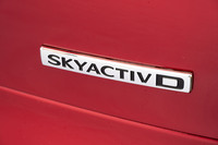 「CX-60」の駆動方式は4WDが主。FRが設定されるのは、電動アシスト機構を持たない3.3リッターディーゼルモデル「XD」と、2.5リッターガソリンモデル「25S」のみとなる。