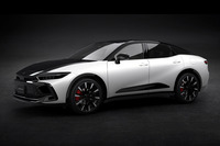 改良型トヨタ・クラウン クロスオーバー