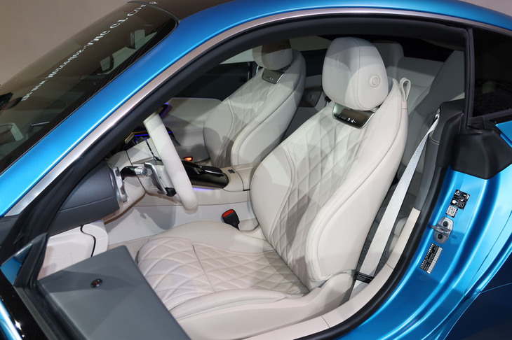 メルセデスAMG GT63 4MATIC+ クーペ(フロントシート)