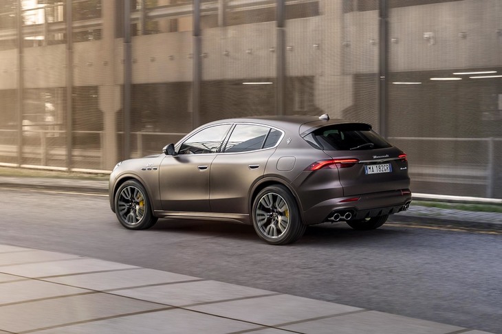 ボディーサイズは「GT」(写真)の場合で全長×全幅×全高=4846×1948×1670mm。