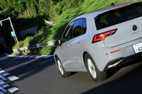 四季を通じて使えるというだけでなく、ドライ路での快適かつファンなドライブにも寄与してくれる「ネクセン・エヌブルー4シーズン」。より積極的に選びたくなるオールシーズンタイヤだった。