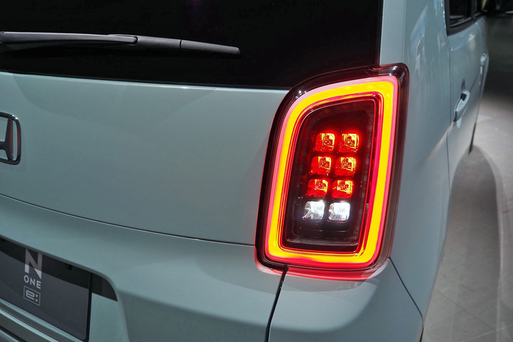 ホンダN-ONE e:(リアコンビランプ)