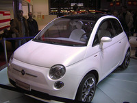 2004年ジュネーブモーターショーに展示された「トレピゥーノ」。筆者撮影。