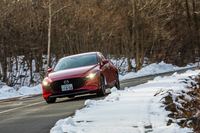 「G-ベクタリングコントロールプラス」とは、エンジンとブレーキを微細に制御することでヨーモーメントをコントロールし、車両の姿勢を安定化させる機能である。