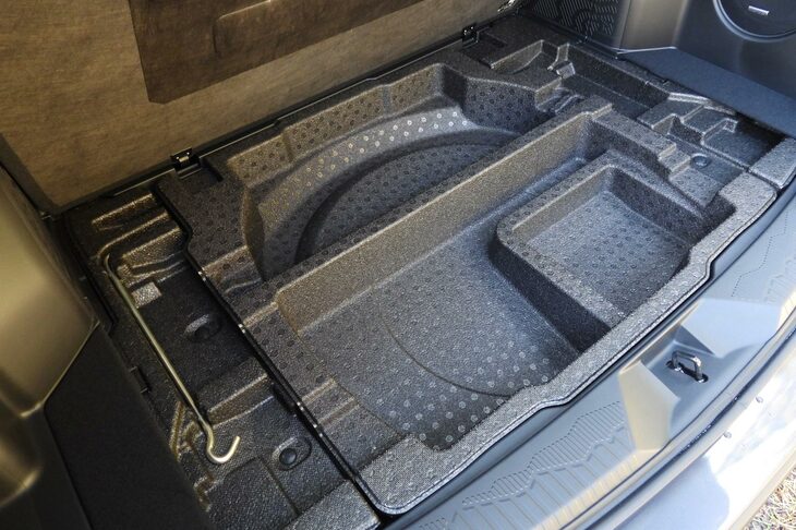 スバル・フォレスター スポーツEX(床下収納)