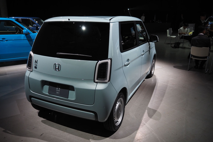 ホンダN-ONE e:(リアビュー)