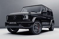 現行「Gクラス」のハイパフォーマンスバージョンである「メルセデスAMG G63」。今やお値段3000万円の高級車だが、やっぱり都市部だと数が多すぎて、威厳はいまひとつ。カーマニアの間では、むしろ“素”のディーゼル車のほうが「おお!」と注目されたりする。