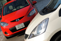 「マツダ・デミオ」(FF/CVT)vs「ホンダ・フィット」(FF/CVT)【試乗記】