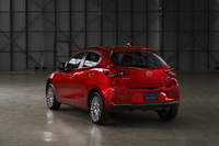 「XD」に搭載される1.5リッター直4ディーゼルターボエンジンは最高出力105PS、最大トルク250N・mという実力。6段MT車のWLTCモード燃費値は25.2km/リッターと優秀で、軽油を使用するのも「最高の通勤車」としてポイントが高い。