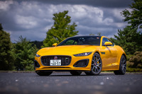 新世代ジャガーのブランドイメージをけん引してきた2シータースポーツカー「Fタイプ」。外装をリニューアルしたマイナーチェンジモデルが、2020年1月に導入された。