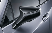 「レクサスUX」にスポーティーさとエレガントさを追求した2タイプの特別仕様車登場の画像