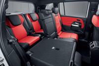 メルセデス・ベンツが7人乗りコンパクトSUV「GLB」の改良モデルを日本に導入の画像