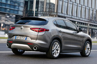 クロカンチックでもクーペライクでもないスタイリングの「ステルヴィオ」。今どきのSUVとしてスタンダードなこの形状は、豊富なバリエーションを展開できない現状のアルファ・ロメオにとって最適解なのかもしれない。