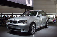 【フランクフルトショー05】BMW、「Z4クーペ」やハイブリッドSUVを発表の画像