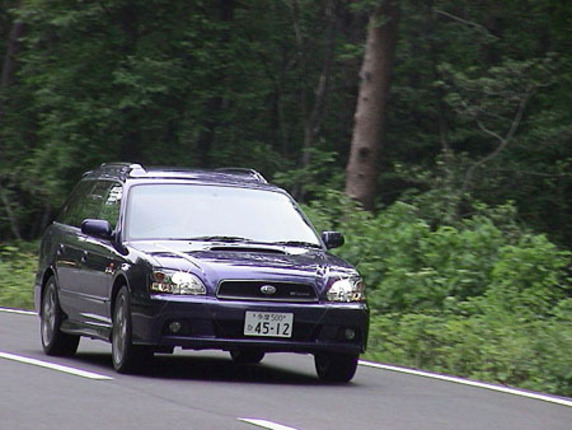【スペック】全長×全幅×全高=4680×1695×1485mm/ホイールベース=2650mm/車重=1500kg/駆動方式=4WD/2リッター水平対向4DOHC16バルブターボ・インタークーラー付き(280ps/6500rpm、35.0kgm/5000rpm)/車両本体価格=291.3万円(テスト車=295.8万円)