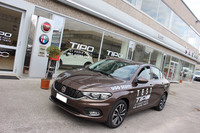 トルコ工場製の2代目「フィアット・ティーポ」は、2015年にイタリアで最初にセダンから投入されたが、今日は5ドアやワゴンのほうが見かける。