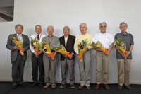 イベントに参加されたいすゞOB諸氏。左からOB会会長の風早直志氏、開発に関する講演を行った佐藤昌弘氏、古屋武夫氏、鈴木公一氏、北原 孝氏、三輪正眼氏、長谷川隆一氏。